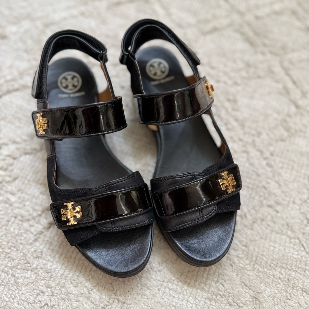 Tory Burch Black Patent Leather Sandal with Gold Logo